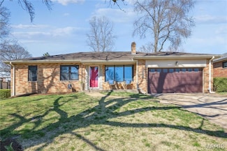 10639 Larkspur Dr, Saint Louis, MO 63123