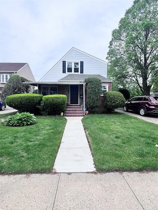 1639 Belmont Ave, New Hyde Park, NY 11040