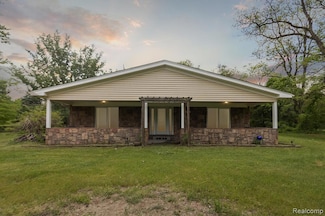 17935 Martinsville Rd, Belleville, MI 48111
