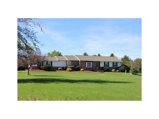 4766 N Alburnett Rd, Central City, IA 52214