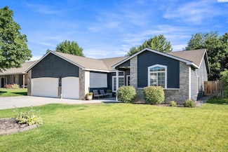 5404 Kapiolani Ct, West Richland, WA 99353