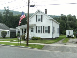 19 Maple St, Chester, MA 01011