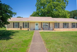 1907 Jackson Ave, Muscle Shoals, AL 35661