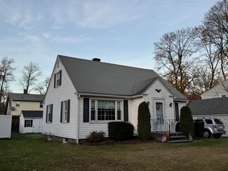 4 Benjamin Rd, Worcester, MA 01602