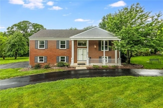 8726 W 104th St, Overland Park, KS 66212