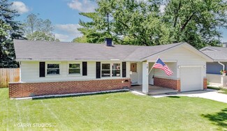 70 Woodcrest Ln, Elk Grove Village, IL 60007