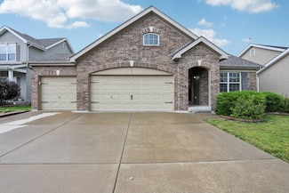 3457 Charlestowne Crossing Dr, Saint Charles, MO 63303