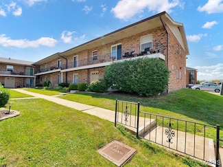 6910 Colonial Woods Dr Unit 95, Saint Louis, MO 63129
