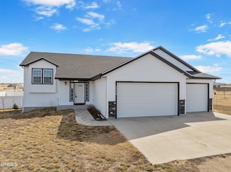 13658 Cherry St, Williston, ND 58801