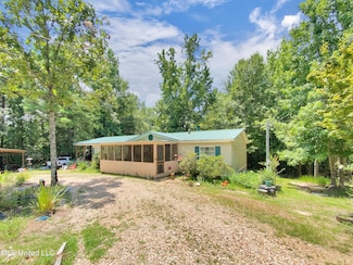 51 Rock Rd, Hattiesburg, MS 39401