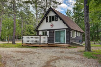 178 E Chocorua River Dr, Tamworth, NH 03875
