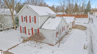 326 W Emerson St, Ithaca, MI 48847