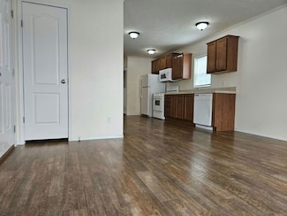 26024 2nd St Unit RA042, Taylor, MI 48180
