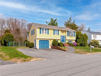 132 Elton Cir, Cranston, RI 02921