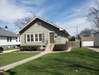 329 S Monterey Ave, Villa Park, IL 60181