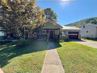 212 Monterey Dr, Saint Albans, WV 25177