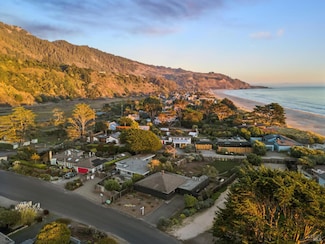 104 Seadrift Rd, Stinson Beach, CA 94970