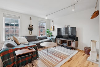 17 Pine St Unit 3, Portland, ME 04102