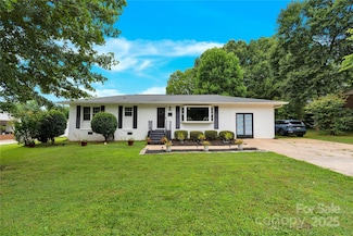 947 E Iredell Ave, Mooresville, NC 28115