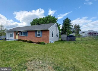 1184 Wayne Ave, Hagerstown, MD 21742