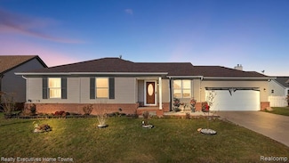 46651 Heather Ln, Chesterfield, MI 48051