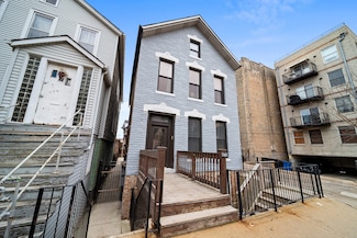 1363 W Walton St, Chicago, IL 60642