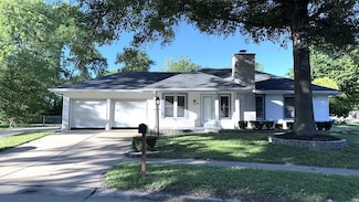 805 Sherwood Ct, Florissant, MO 63031