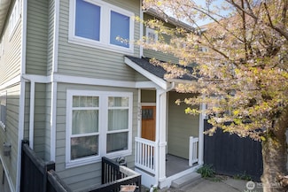 1806 15th Ave Unit A, Seattle, WA 98122