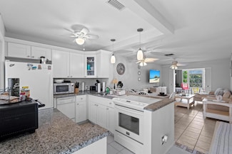 2121 NE 1st Ct Unit 202, Boynton Beach, FL 33435