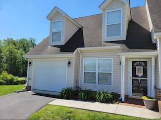 6713 Woodcreeper Dr, Roanoke, VA 24019