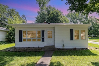 203 3rd St SE, Montgomery, MN 56069