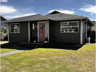 2136 Greenwood Ave, Reedsport, OR 97467