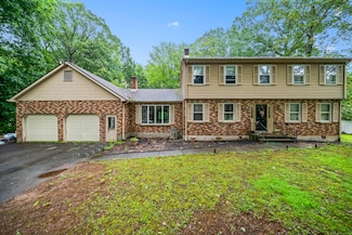 64 Melcon Dr, Southington, CT 06489
