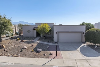 1051 W Placita Novilunio, Green Valley, AZ 85614