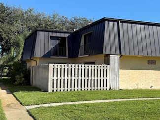 2429 Waterside Dr, Lake Worth, FL 33461