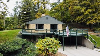 5518 Douglas Ave, Kalamazoo, MI 49004