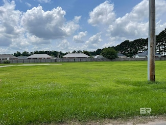 3 Fountain St Unit 3, Robertsdale, AL 36567