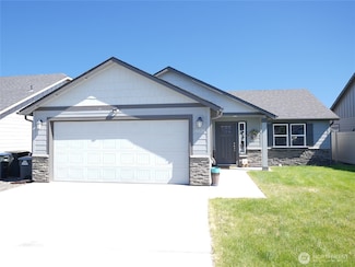 1028 W Sequoia Rd, Moses Lake, WA 98837