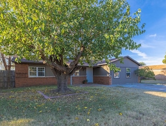 710 13th St, Shallowater, TX 79363