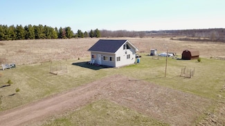 27048 Hawthorn Rd, Hinckley, MN 55037