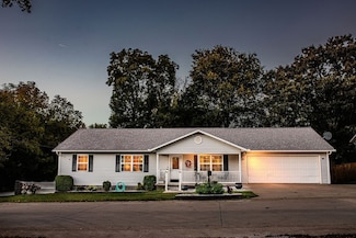 102 Paradise Cove Ln, Berryville, AR 72616