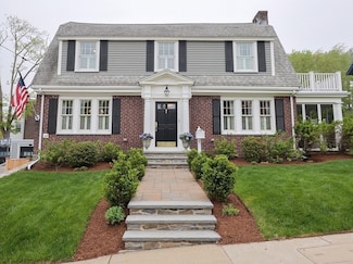 37 Pelton St, West Roxbury, MA 02132
