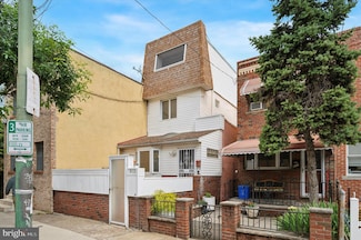 913 Tasker St, Philadelphia, PA 19148