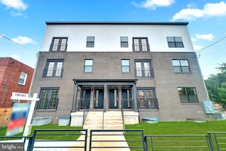 854 Xenia St SE Unit 2, Washington, DC 20032