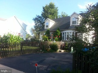 919 Orchard Ave, Croydon, PA 19021