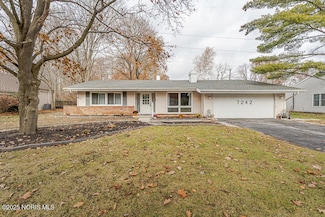 7242 Grenlock Dr, Sylvania, OH 43560