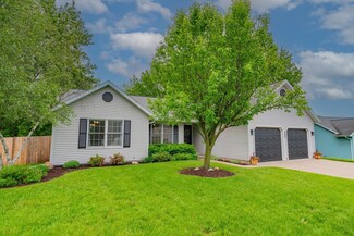 438 W Seward St, Poynette, WI 53955