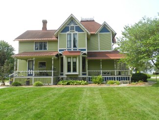 404 E Bridge St, Plainwell, MI 49080