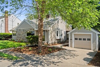 6 Dean Rd, Marblehead, MA 01945