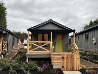 413 E Compass St, Pacific Beach, WA 98571